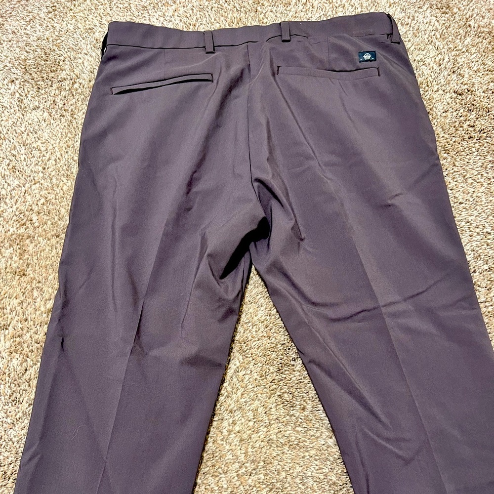 DOCKERS Men's Signature Go Slim Fit Khaki Smart 360 Tech Pants